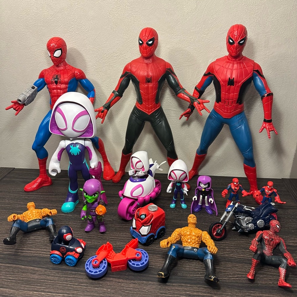 Spiderman Lot 2-12" Figures Vehicles